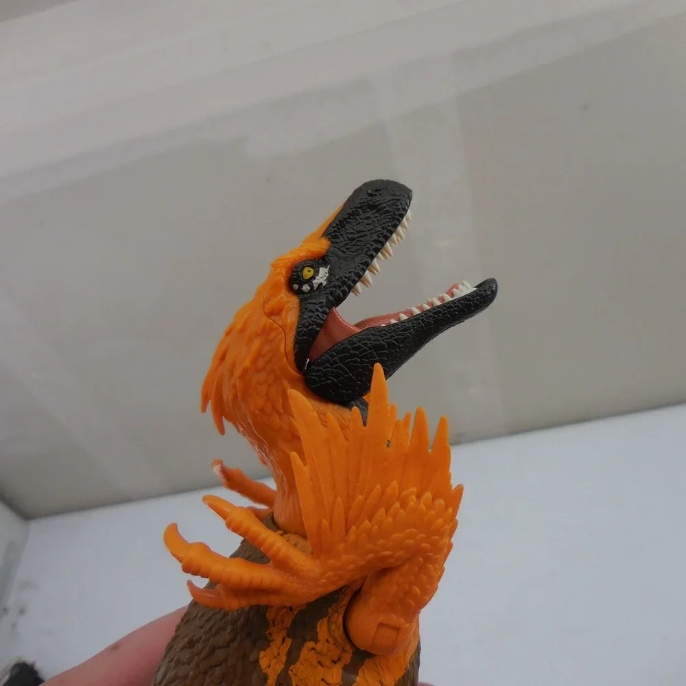 Mattel Jurassic World Dominion Pyroraptor Action Figure Orange Brown GGW41